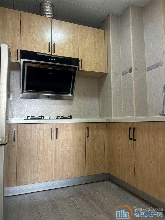 亏售明月佳苑90平100万两室精装