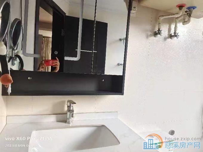 百合家园4楼90平+储藏间精装修拎包入住