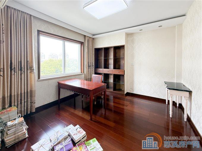 华泰西苑 精装修 带朝南大车库