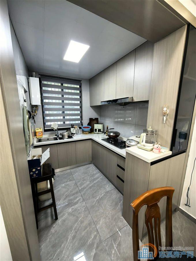 城东新村69平118万精装挺好4楼