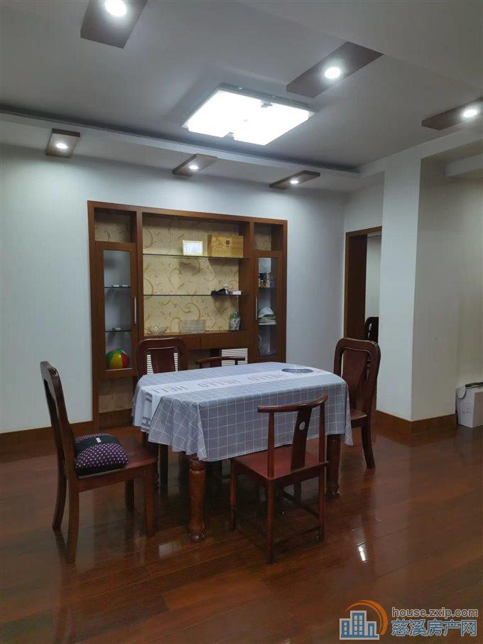 秀水华庭 精装洋房 带车位 保养好