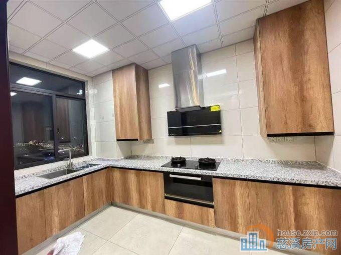 恒厚阳光城二期143平高楼层精装212万