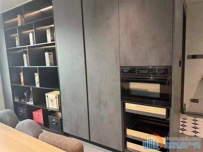 湖樾云著172平全新豪装带车位450万