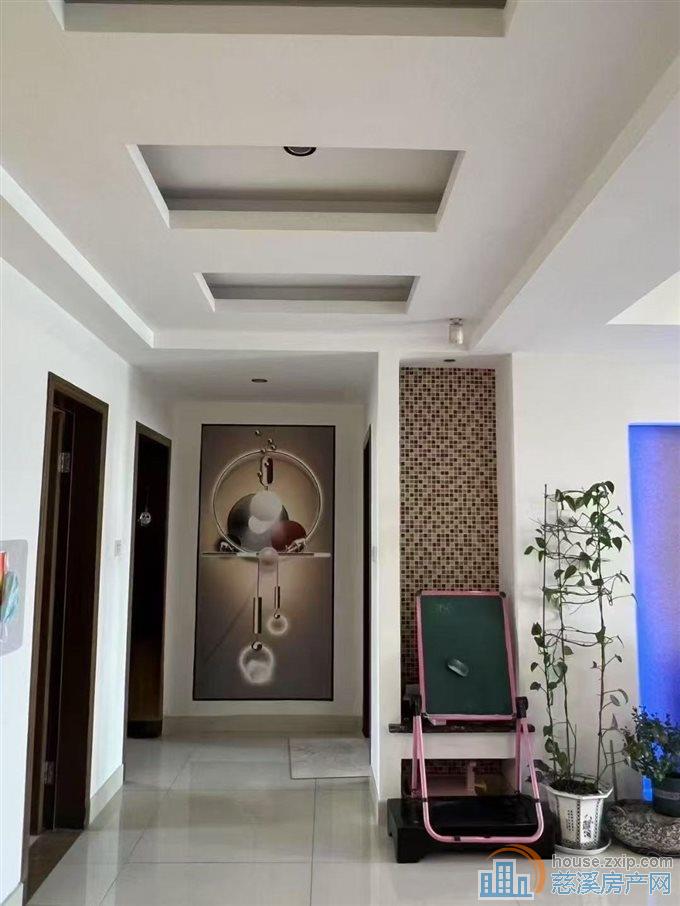 捡漏东方明珠136平带车位好楼层精装