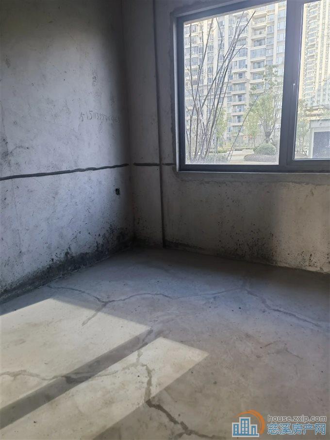 恒大河悦府 毛坯119平66.5万低总价