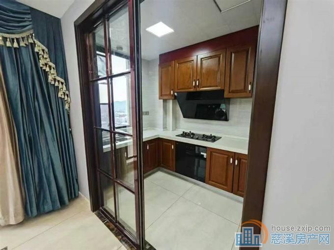 绿城诚园132平边套3室168.8万