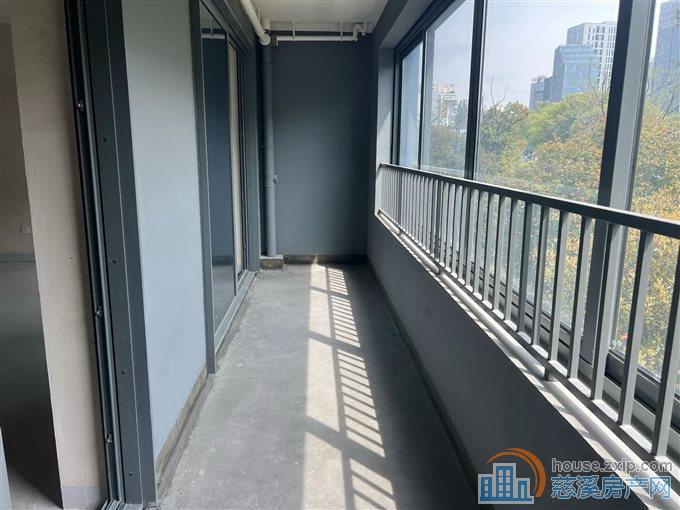 慈澜府西区  全新电梯洋房 满两年