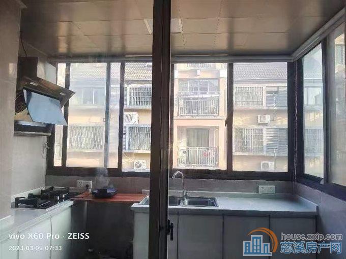 百合家园4楼90平+储藏间精装修拎包入住