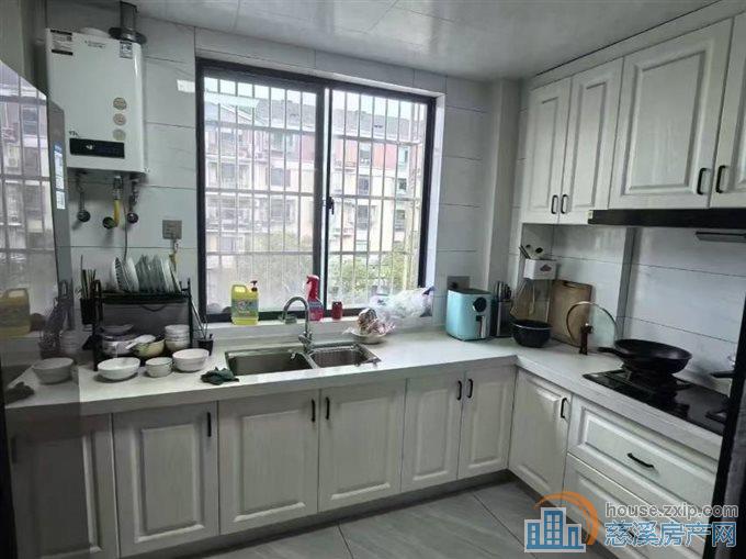 白彭小区双桥苑110平精装120万