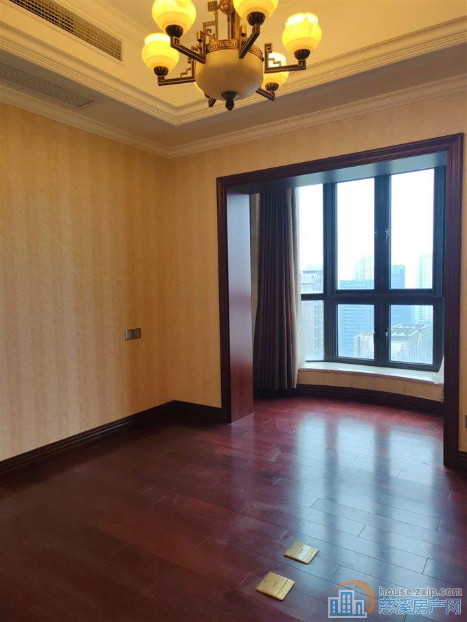 华润凯旋门177平358万有车位另算