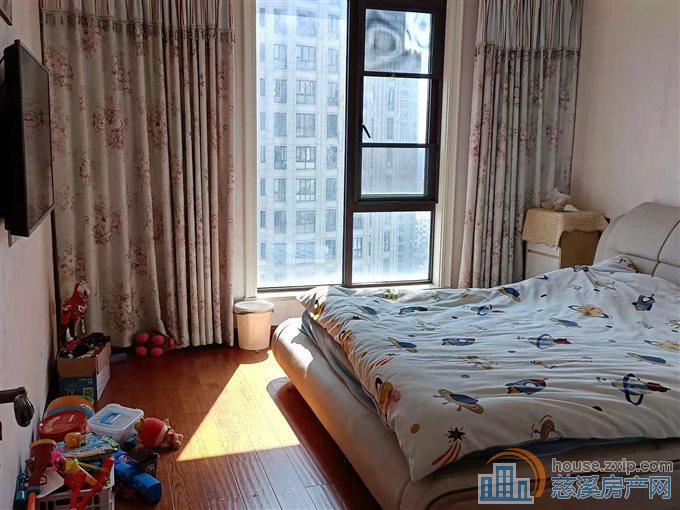 恒泰嘉景园156平225万市中心地段