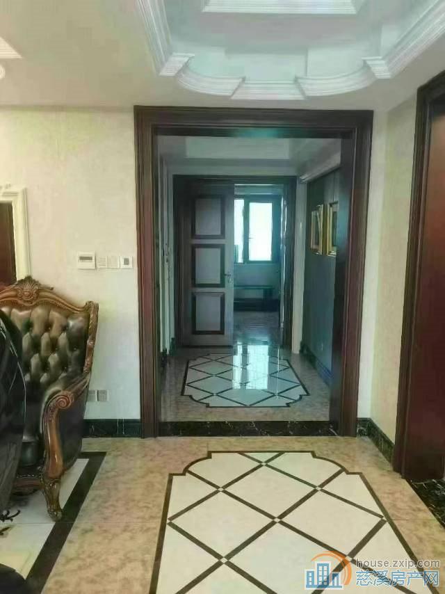嘉景园电梯房183平中间层豪装228万