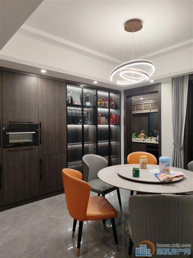 阅江府 精装洋房135平方258万低总价