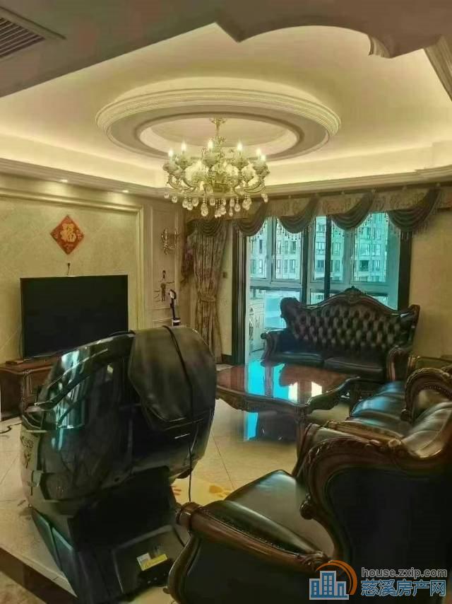 嘉景园电梯房183平楼层佳豪装228万