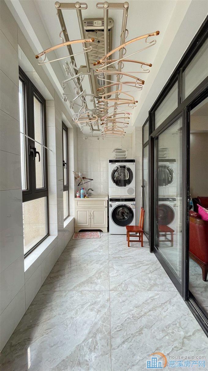 华润凯旋门141平230万