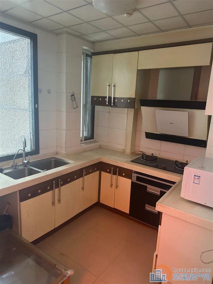 景观花苑二期 实验三小电梯房