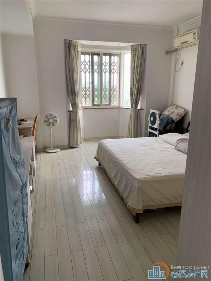 东兴苑南区137平145万带车位