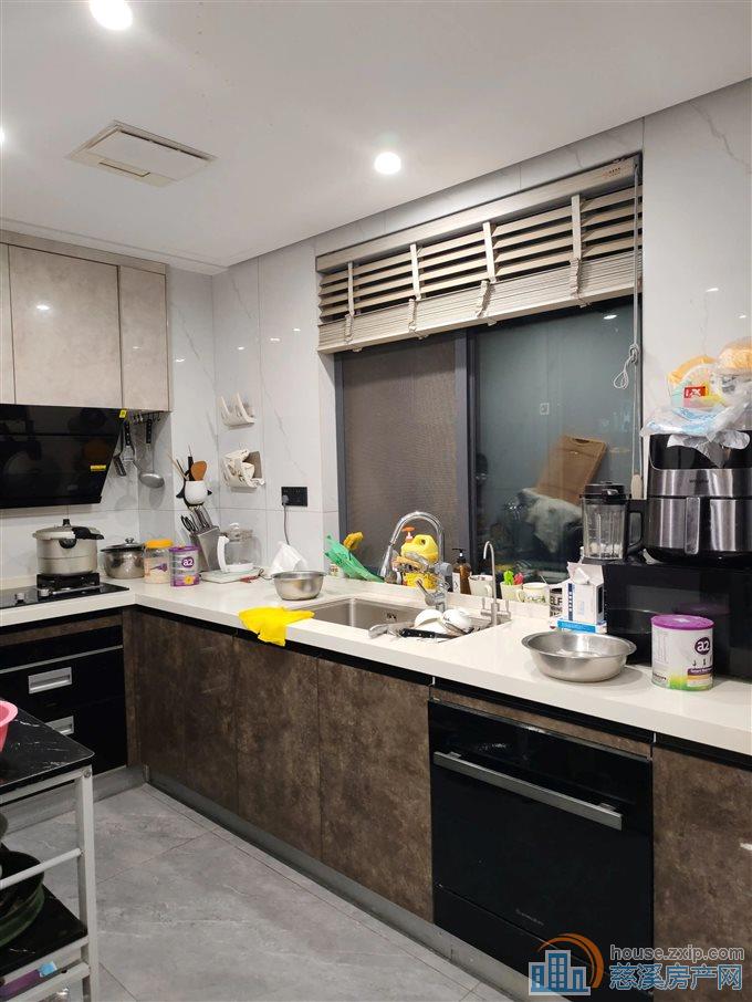 阅江府 精装洋房135平方258万低总价