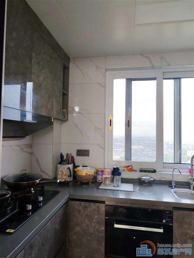 俯院江南北区126平195万带车位