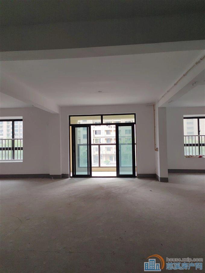 观湖佳苑143平176万不是ZUI后一排