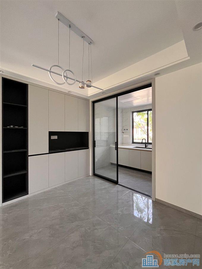 湖樾云著143平方全新装修238万