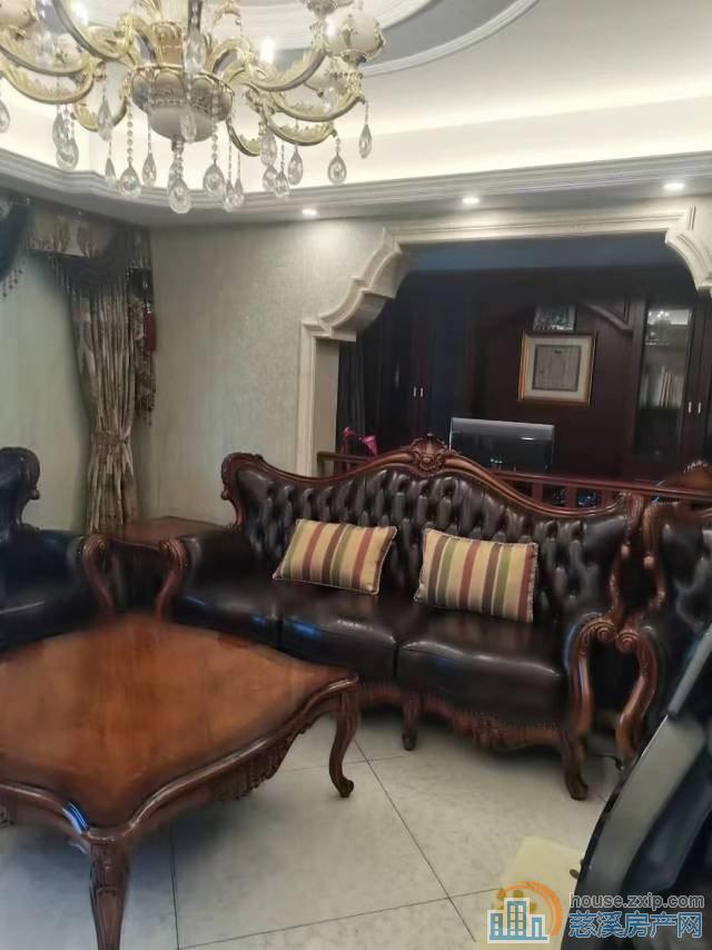 嘉景园183平豪华装有地暖228万