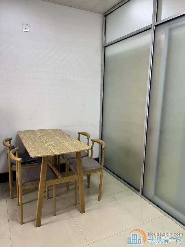 双和家园一期45平方60万一室简装