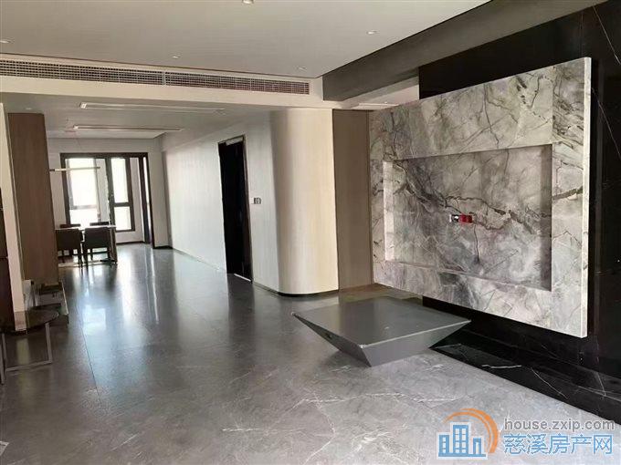 凯旋门141平精装地暖中央空调新风系
