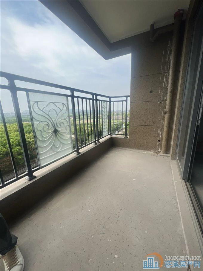 恒大河悦府 毛坯121平方70万低总价