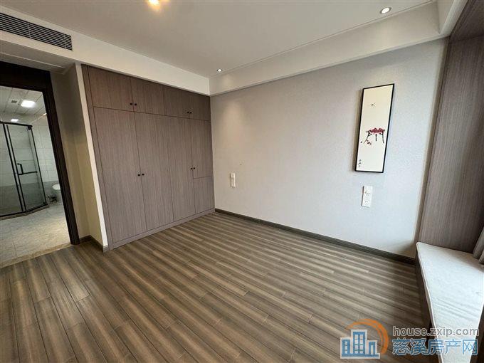 恒泰嘉景园 精装120平方155万带车位