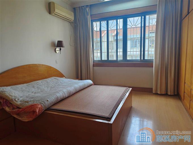 孙塘新村123平112万满两年精装修