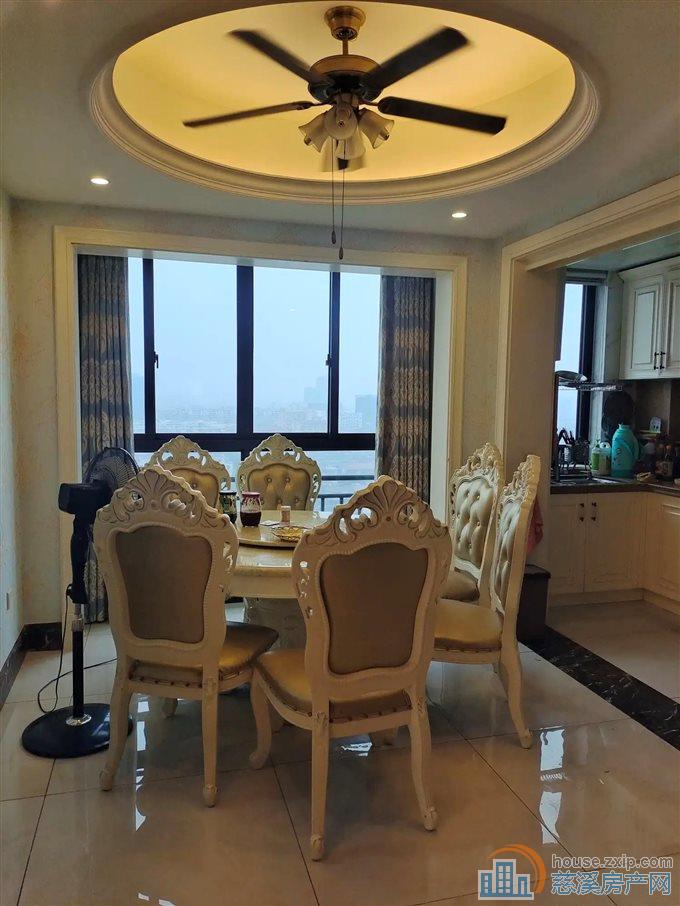 恒泰嘉景园156平220万三居室