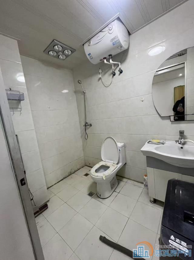 双和家园一期45平方60万一室简装