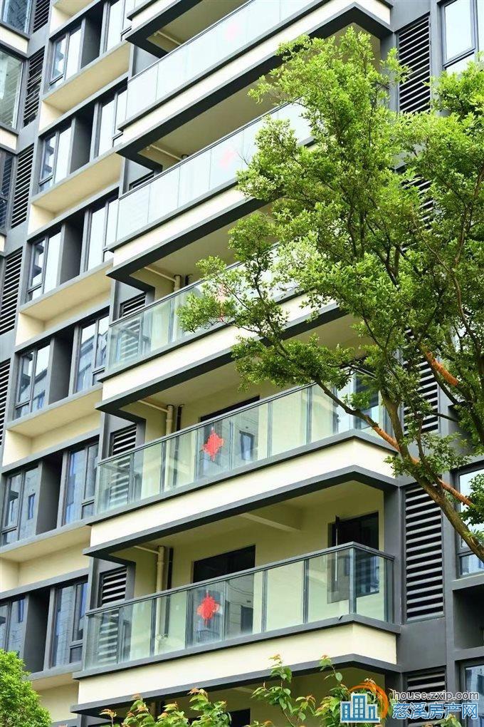 云颂府新小区电梯房135平4室直接钥匙在