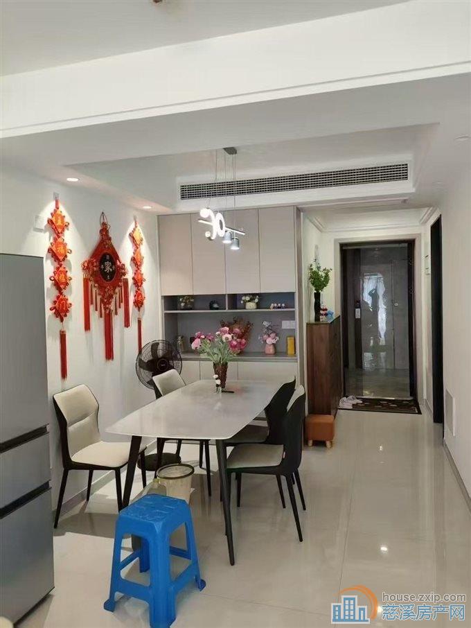 城西银泰对面金源星萃104平婚房新