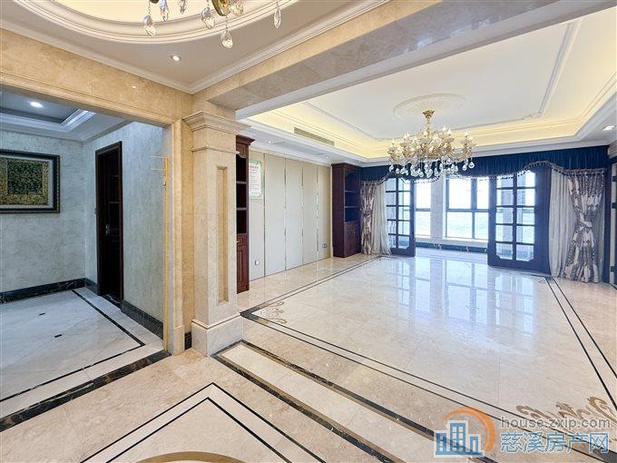 华润凯旋门177平358万有车位另算