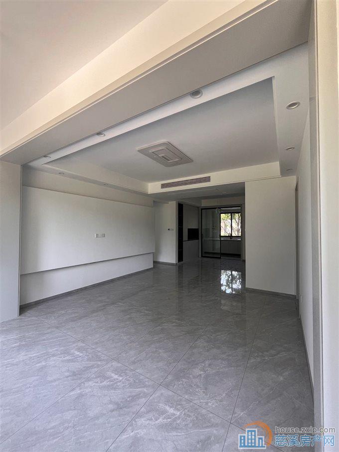 湖樾云著143平方全新装修238万