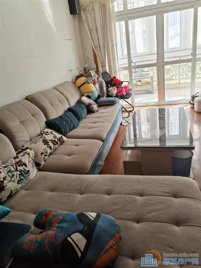 东兴苑南区一楼96平方老精装105万