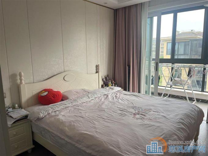 中梁泊景庭159平豪装上叠带双车位满两年