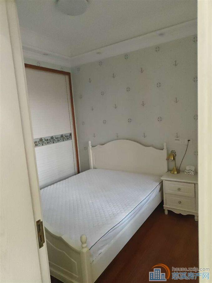 宗汉街道精装修三开间朝南 南池东区