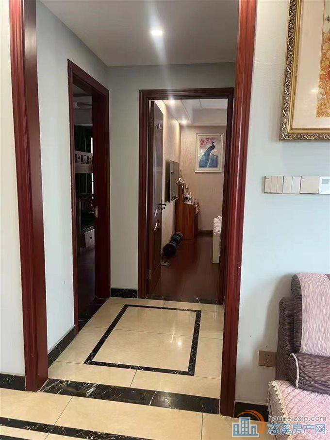 嘉景园99平精装车位136.8万直接