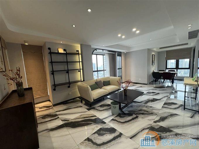 恒泰嘉景园 精装120平方155万带车位