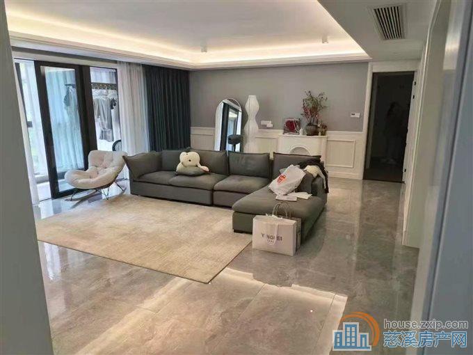 保利俯院江南洋房朝南四间精装带车位