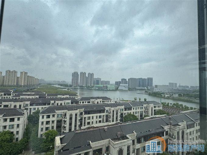 中海湖心半岛花苑  精装湖景房 送车位