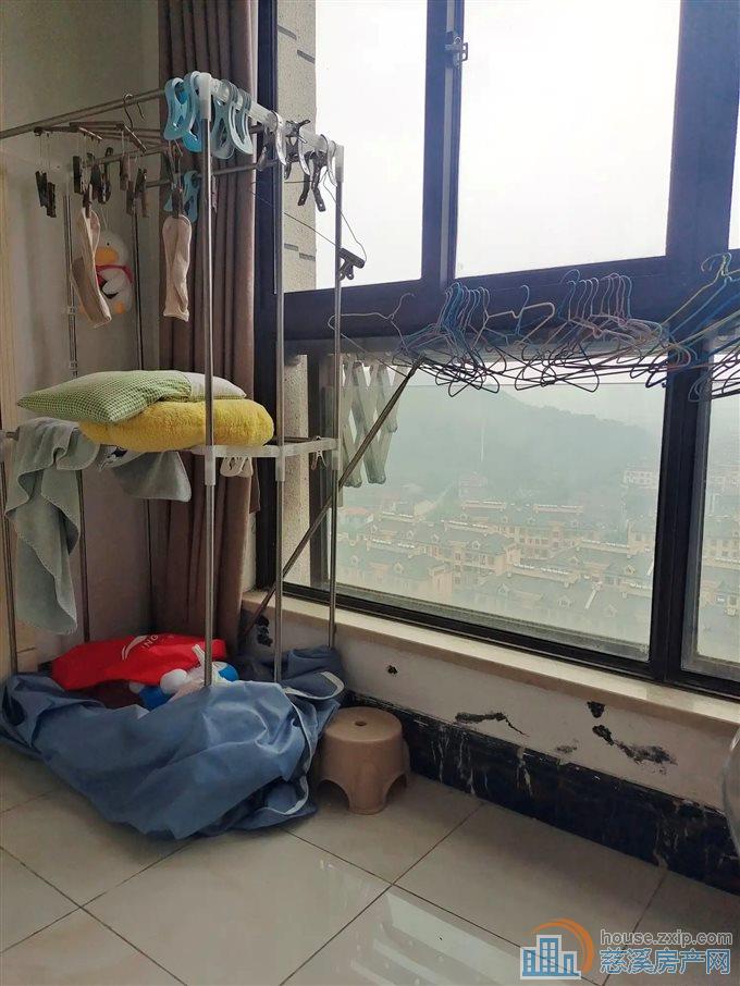 恒泰嘉景园156平220万三居室