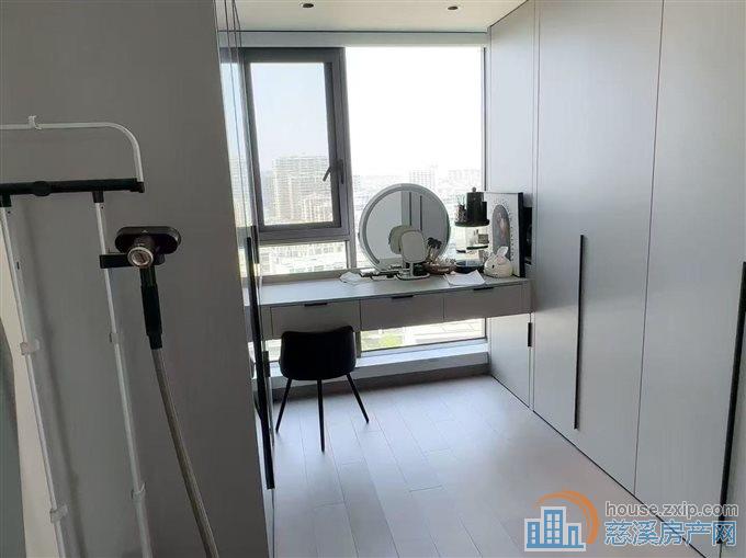 江樾潮启130平方四室两厅两卫