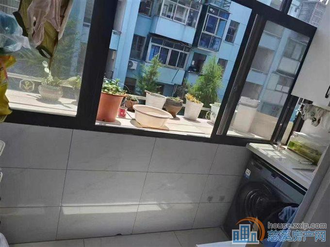 市区金山菜场旁金棉小区3楼精装修有储藏间