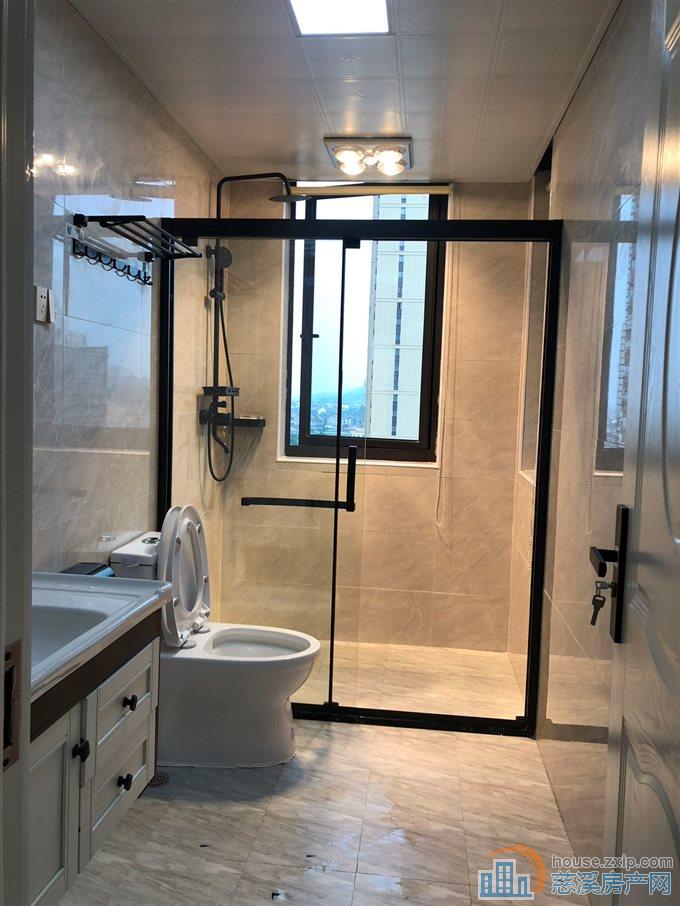 祥生祥园三室两厅两卫精装修直接房源钥匙在