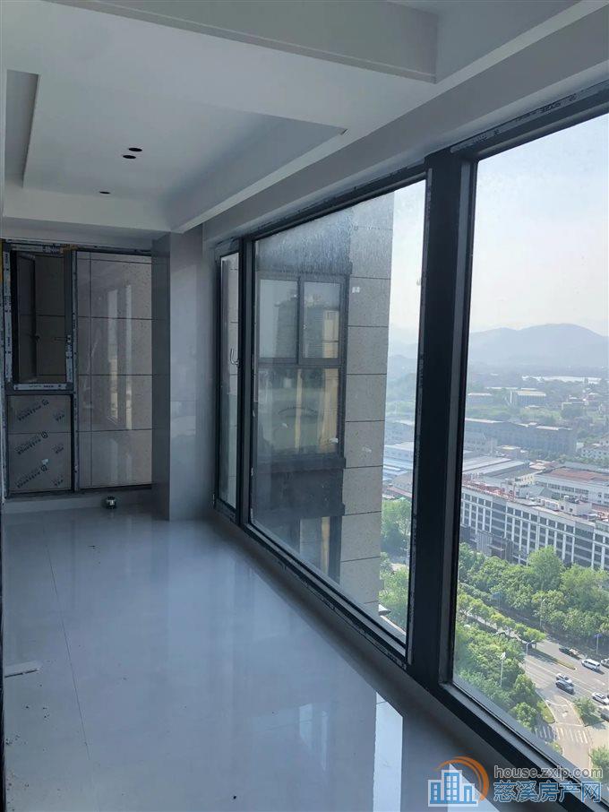 急卖悦华府 精装3房未入住凤凰楼层带车位