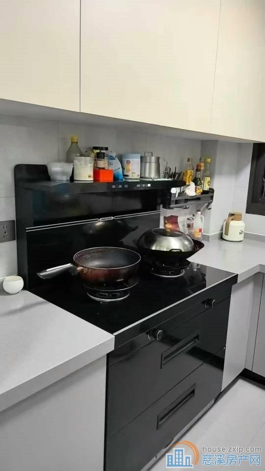 茜苑新村三楼面积65.24平精装138万